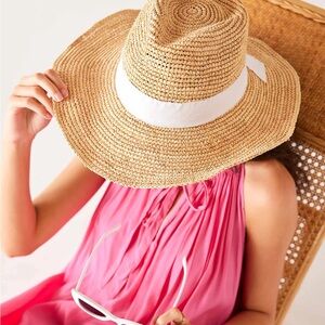 NWT NEW MERSEA Straw Sun Hat with White Band Summer Beach Sunbathing Sombrero